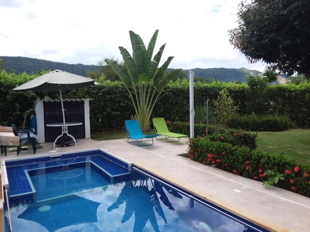C&H Casa Campestre El Oasis Ricaurte Girardot Panzió Kültér fotó