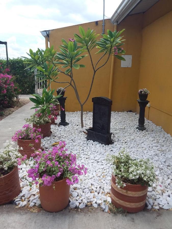 C&H Casa Campestre El Oasis Ricaurte Girardot Panzió Kültér fotó